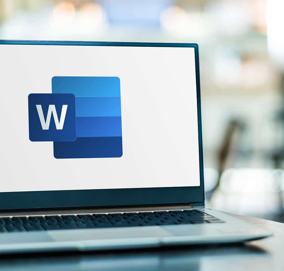 Laptop mit Word-Logo