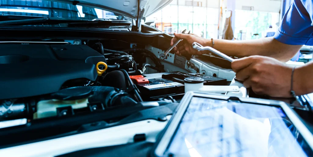 Wartung eines Automotors